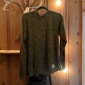 Howler bros shirt medium